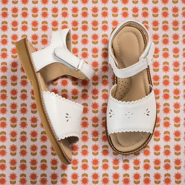Classic Scallop Sandal, White