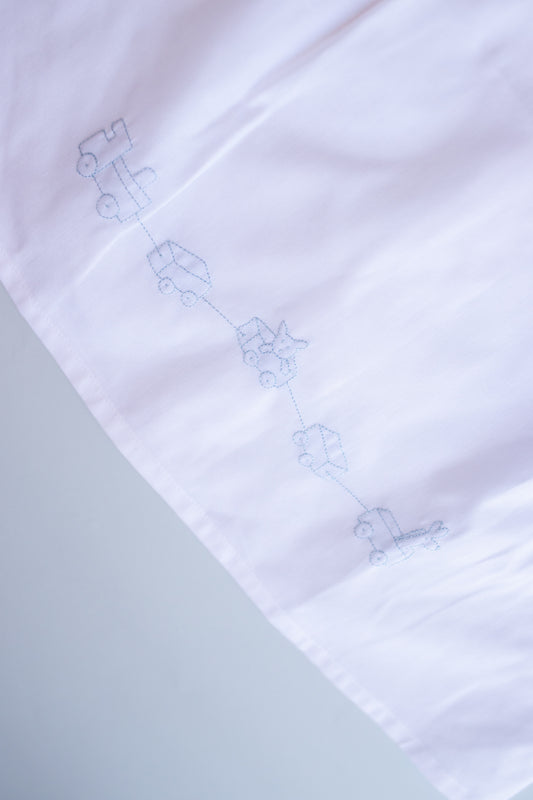 Wagon Embroidered Daygown | White/Blue