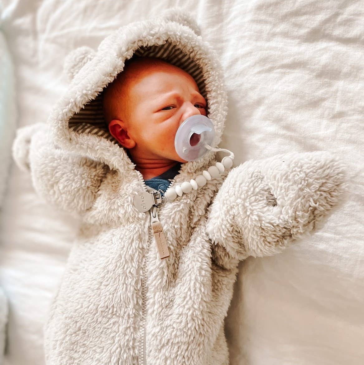 Ali+Oli Silicone Mini Pacifier Clip | Coconut