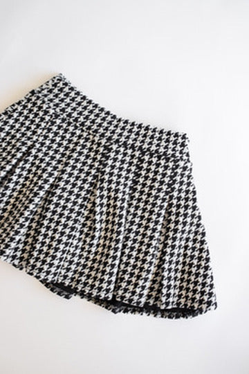 Pleated Houndstooth Skort | Black + White
