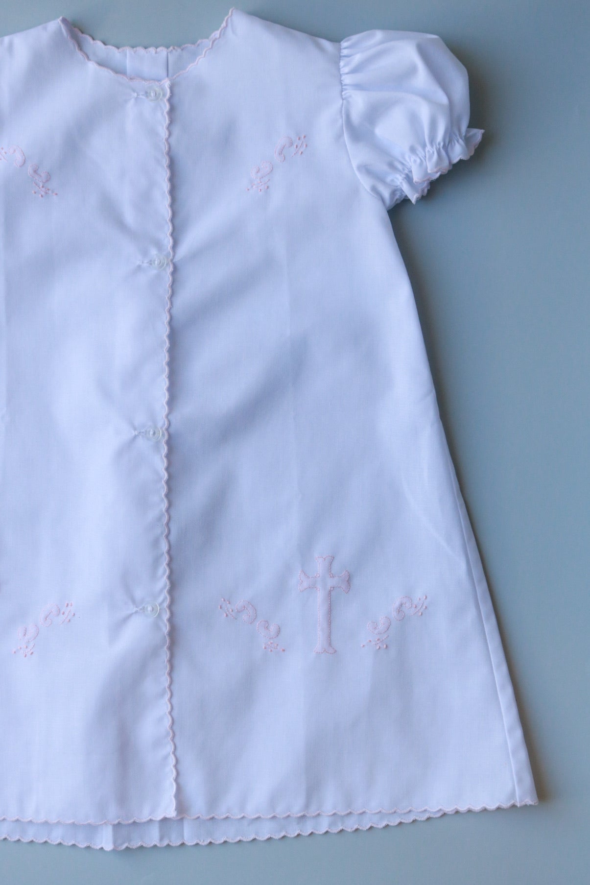 Scallop Trim Cross Embroidered Daygown | White/Pink