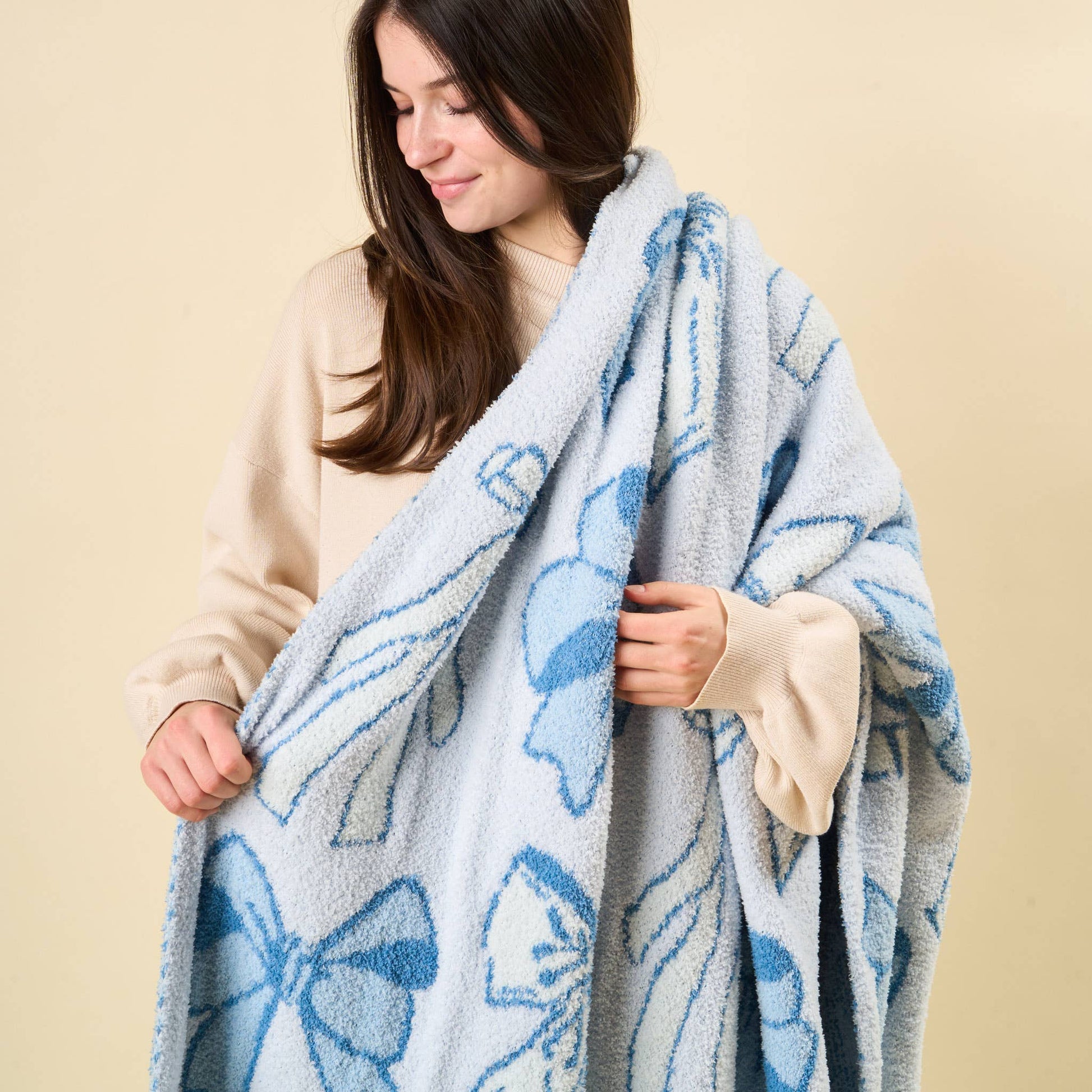 Cozy Dreams Luxe Blanket-Blushing Bows Blue