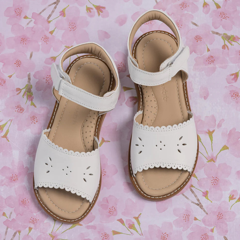 Toddler Classic Scallop Sandal, White