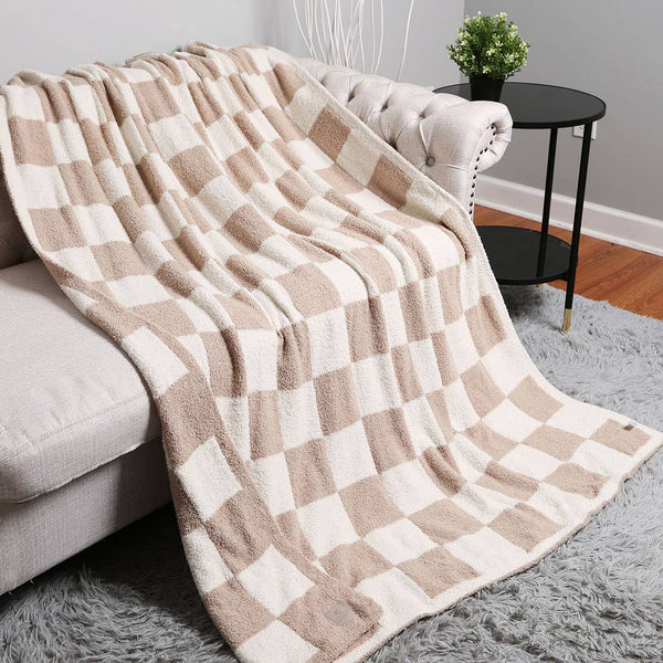 Checkerboard Patterned Throw Blanket | Green