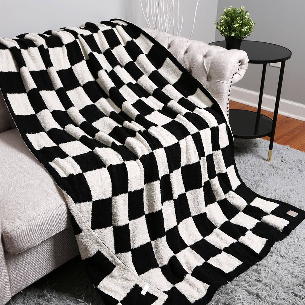 Checkerboard Patterned Throw Blanket | Black