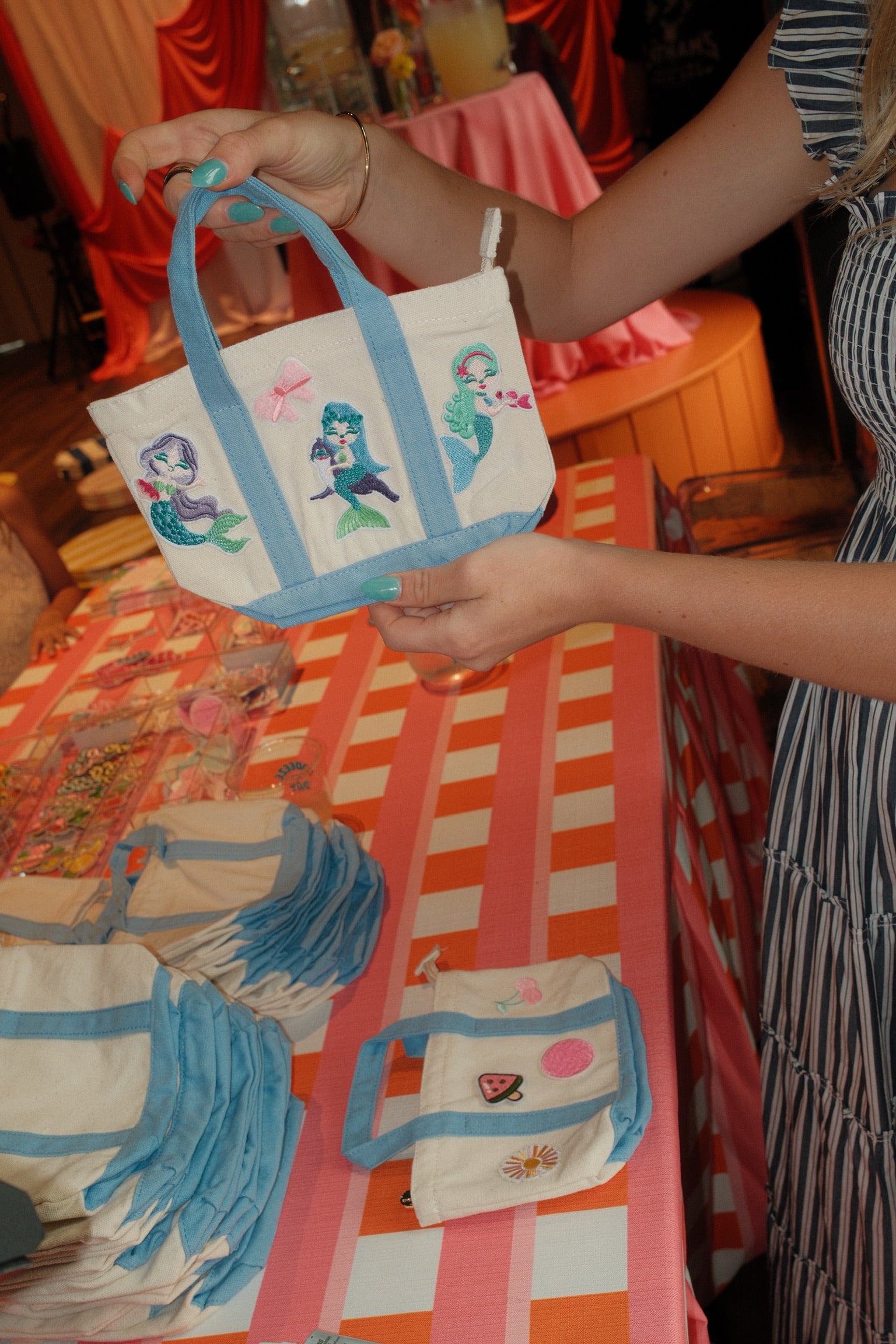 CAMP MAGPIES: Tote Bags