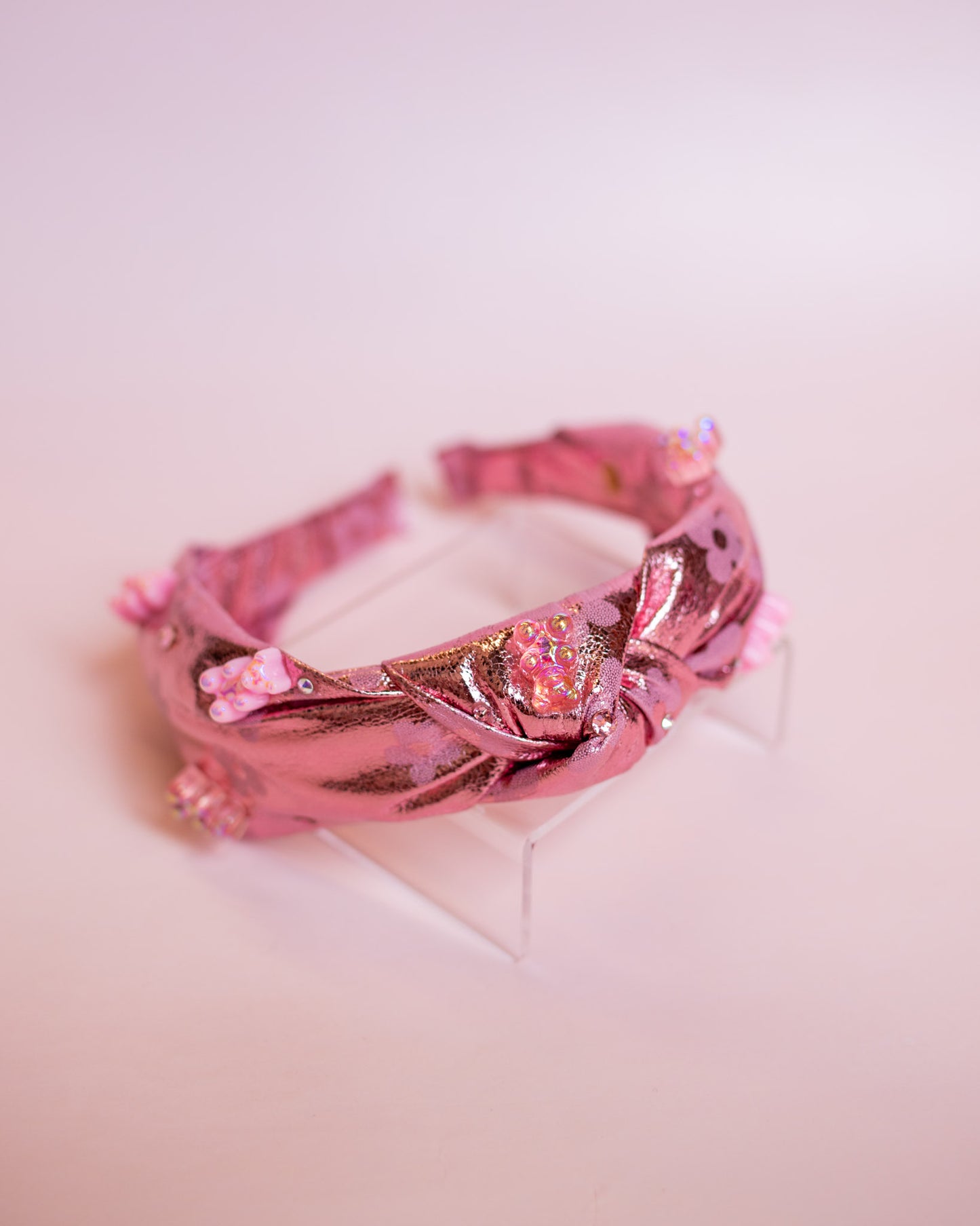 Metallic Daisy + Gummy Bear Charm Knot Headband | Pink