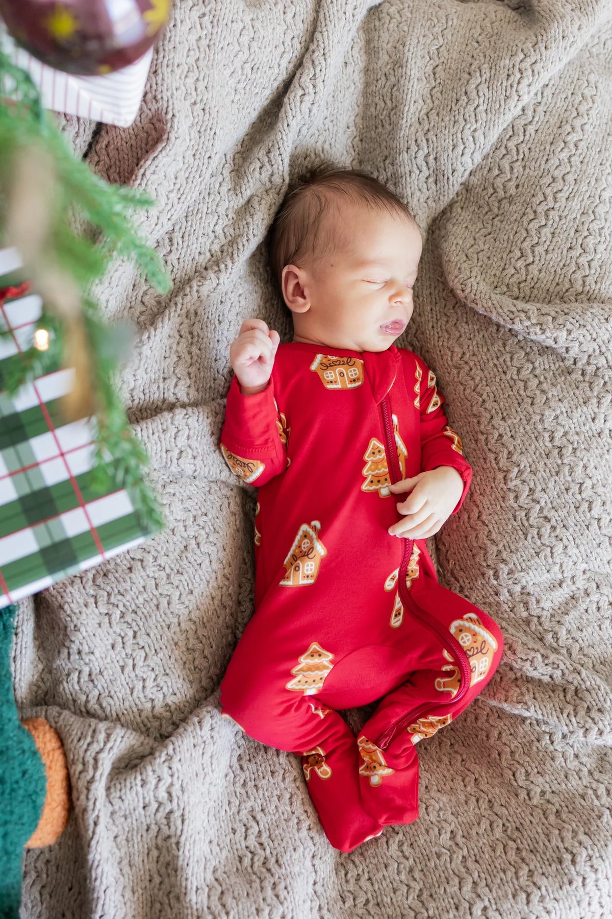 Kyte Baby Zippered Bamboo Footie | Gingerbread