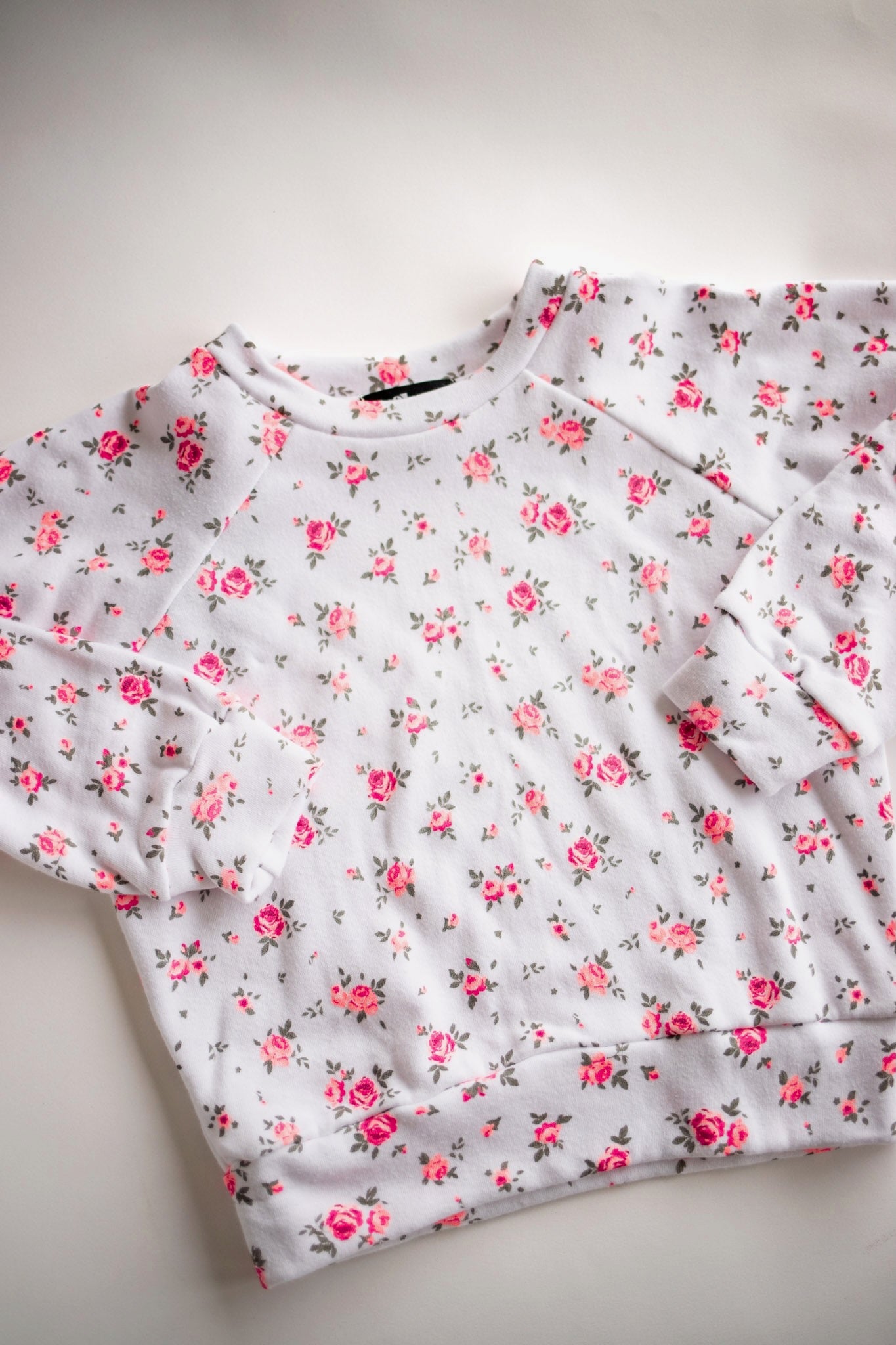 Raglan Crewneck | White Liberty Floral