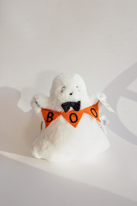Charming Ghost | White