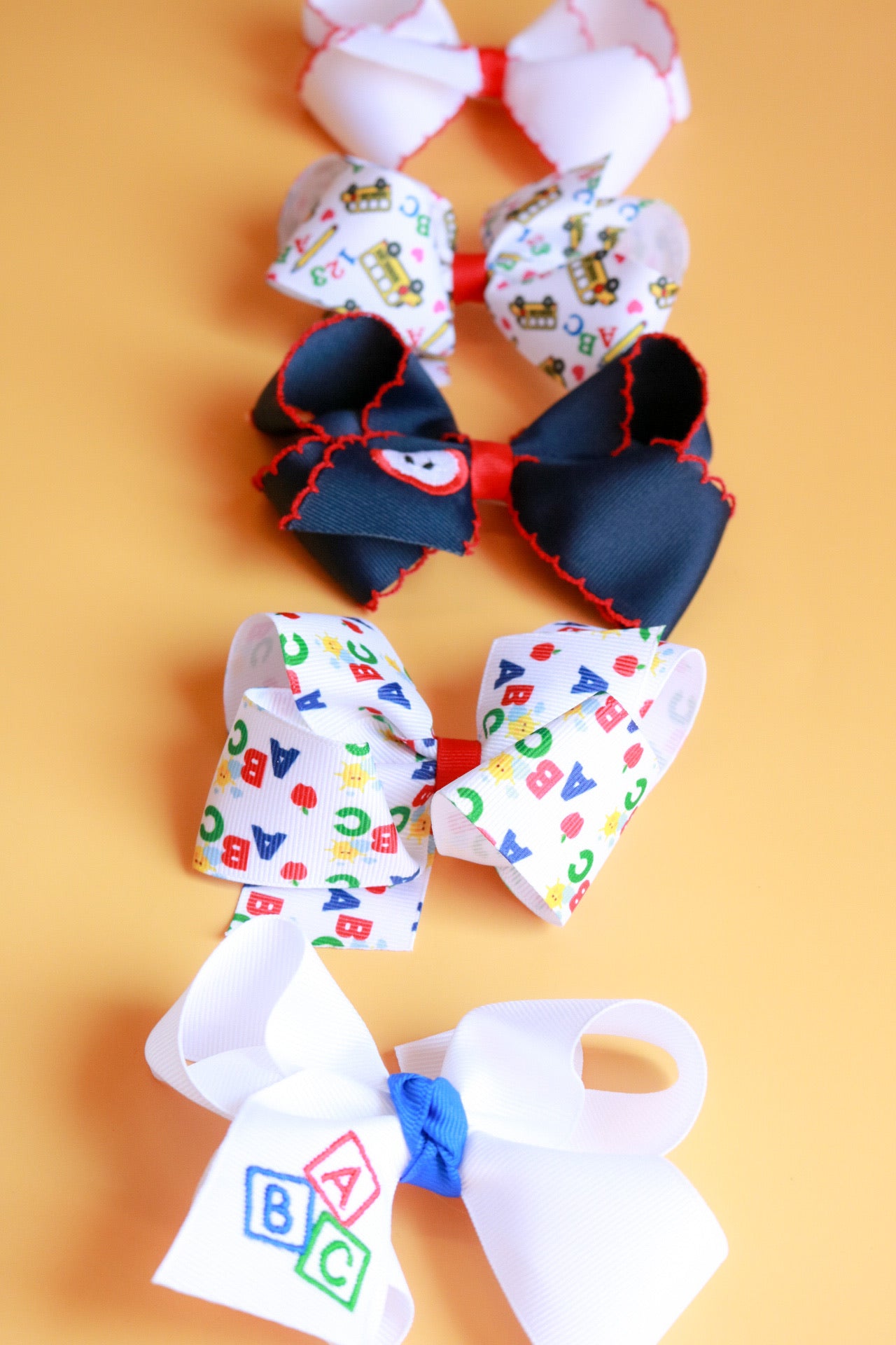 Medium Moonstitch Embroidered Grosgrain Bow | Navy Apple