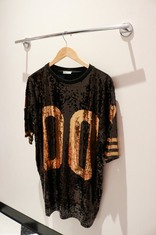 Gameday Sequin T-Shirt Dress | Black and Gold