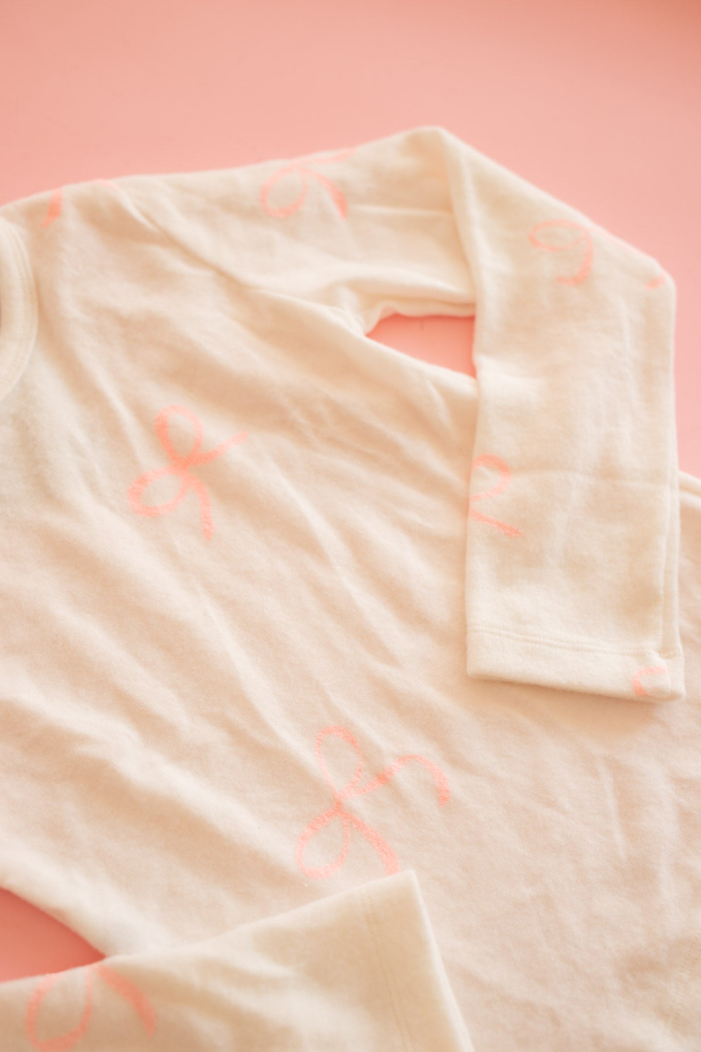 Long Sleeve | White with Pink Bows