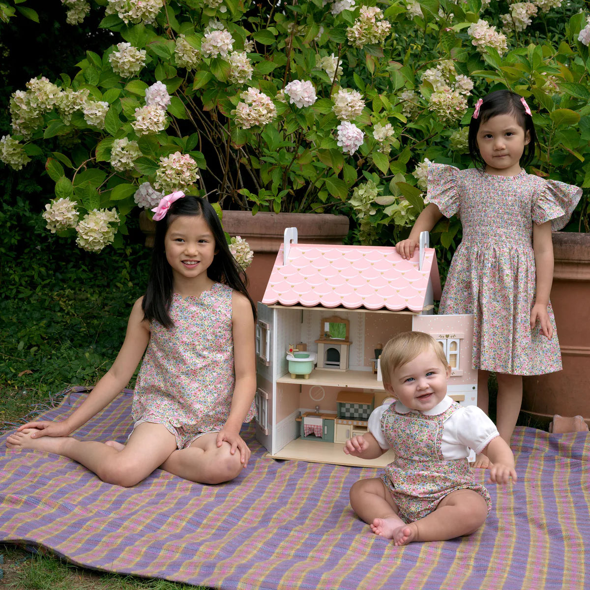 Floral Scalloped Set