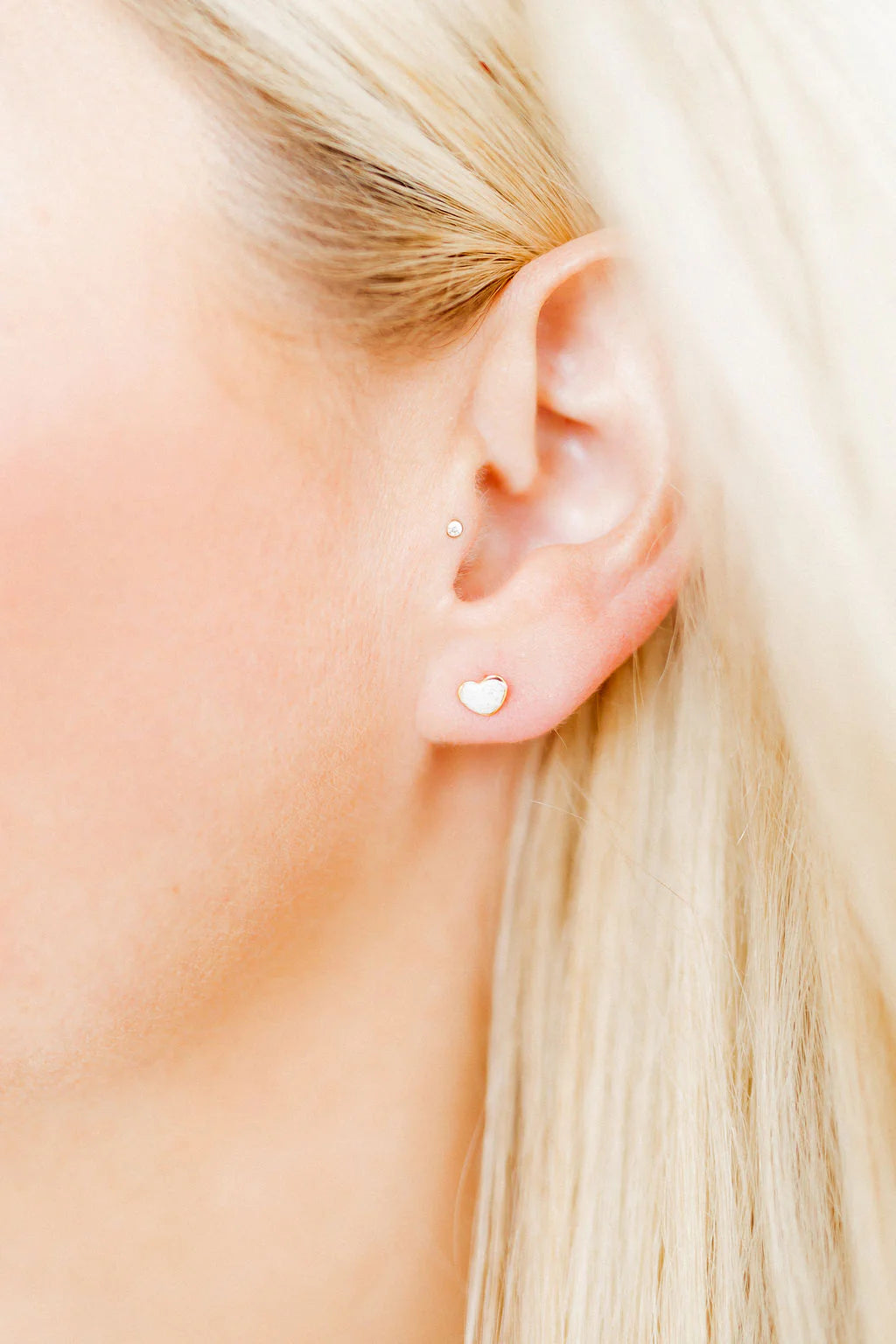 Screwback Stud | Nora | White Heart