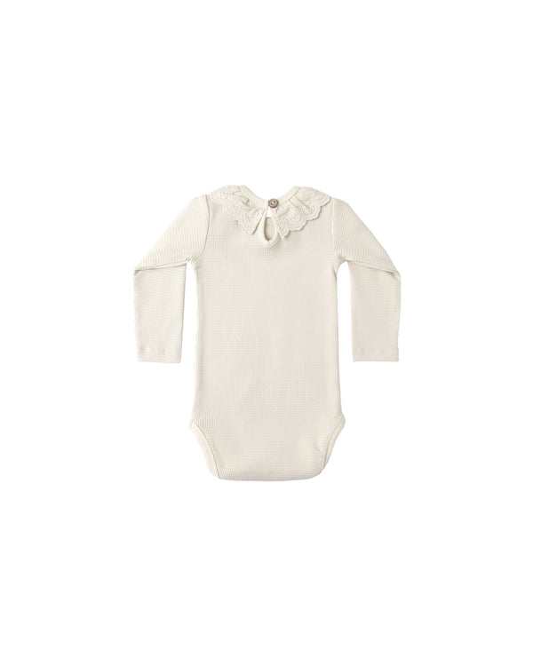 RUFFLE COLLAR BODYSUIT || NATURAL