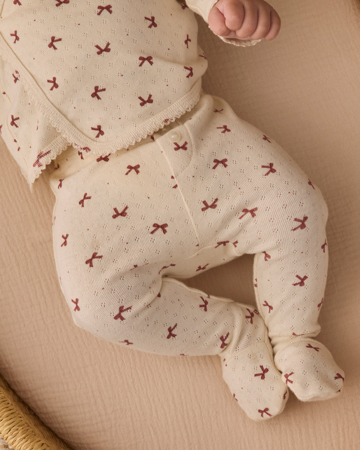 TAKE HOME SET RED BOWS