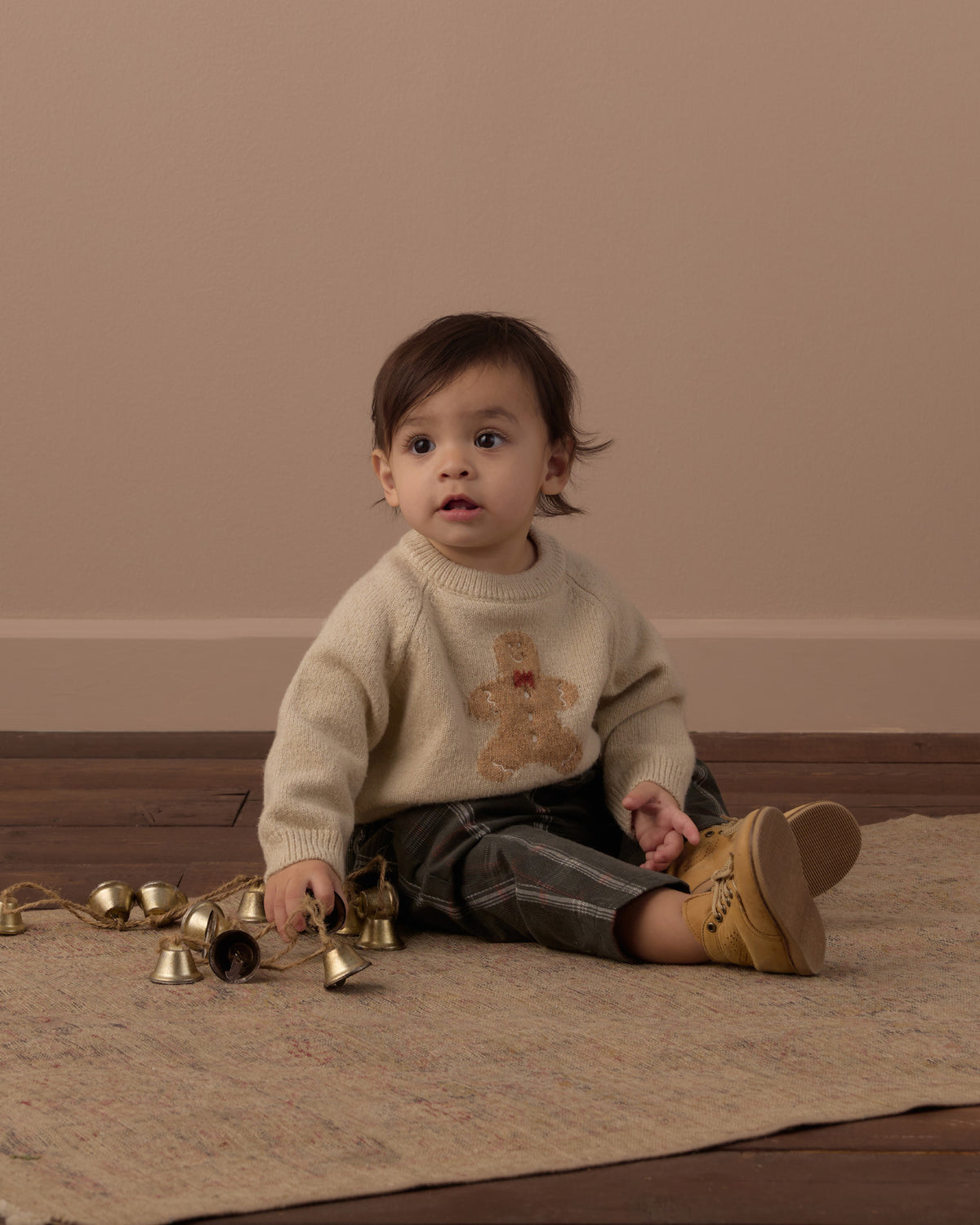 RELAXED RAGLAN SWEATER GINGERBREAD MAN