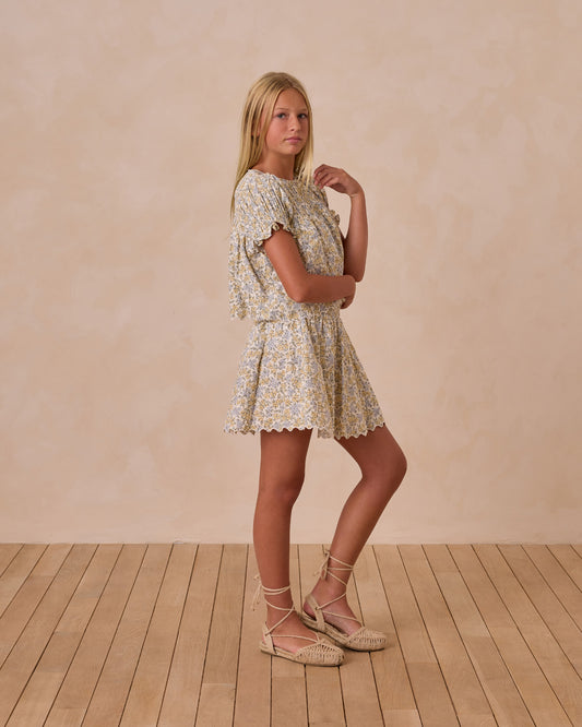 SMOCKED V MINI SKIRT || BLOOM