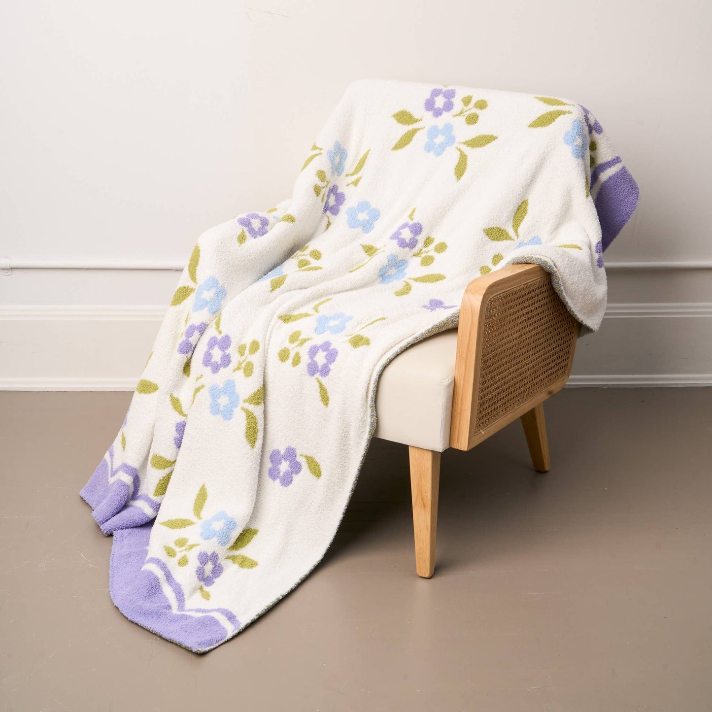 Cozy Dreams Luxe Blanket-Scalloped Floral Periwinkle