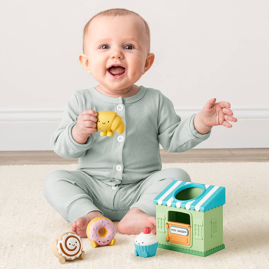 Itzy Play Bakery™ | Put & Take Toy