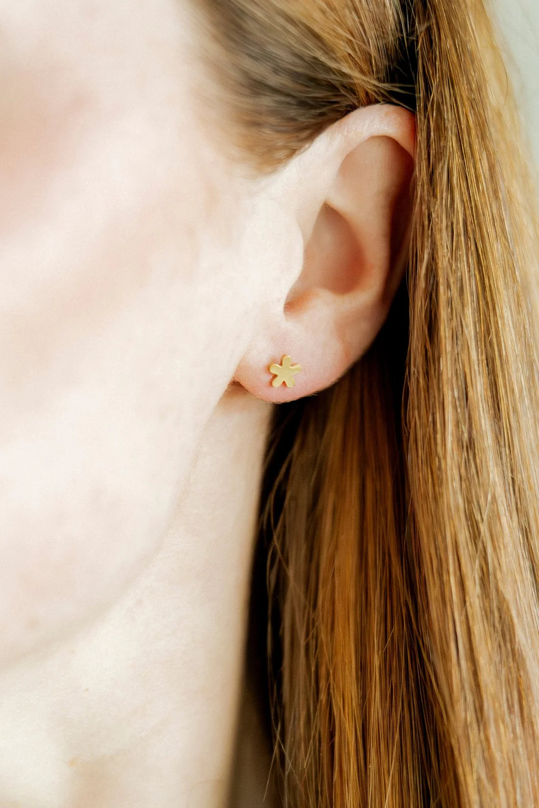 Screwback Stud | Briar | Gold Flower