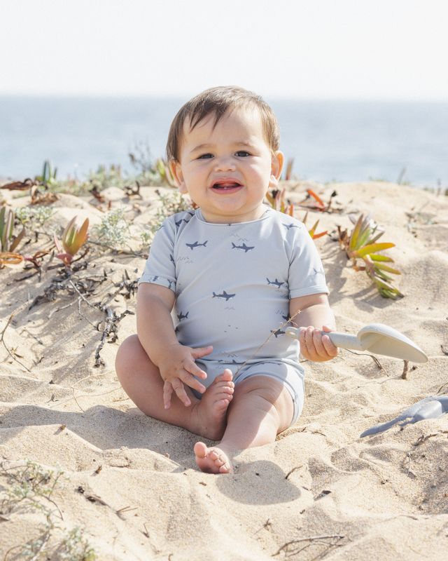 SHORTY ONE-PIECE SHARKS